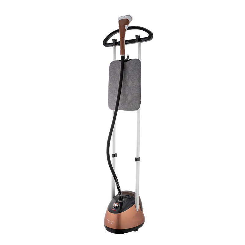 Como uma máquina de passar roupa elétrica aquecida a vapor melhora a eficiência do acabamento industrial?